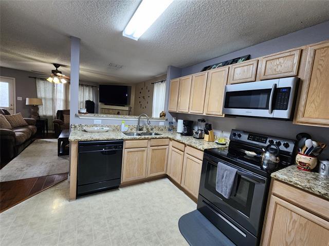 Building Photo - 5420 Comanche Wells Dr
