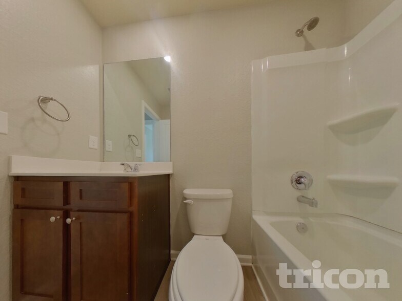 Building Photo - 326 Augusta Woods Dr