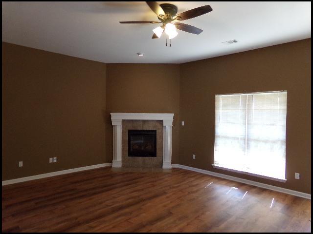 Building Photo - 13498 Alexis Dr