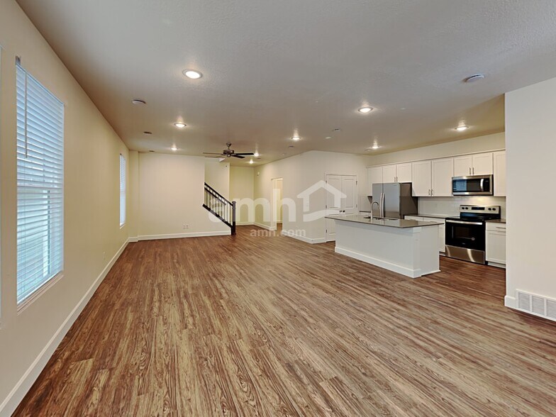 Building Photo - 6099 W Copper Hawk Dr