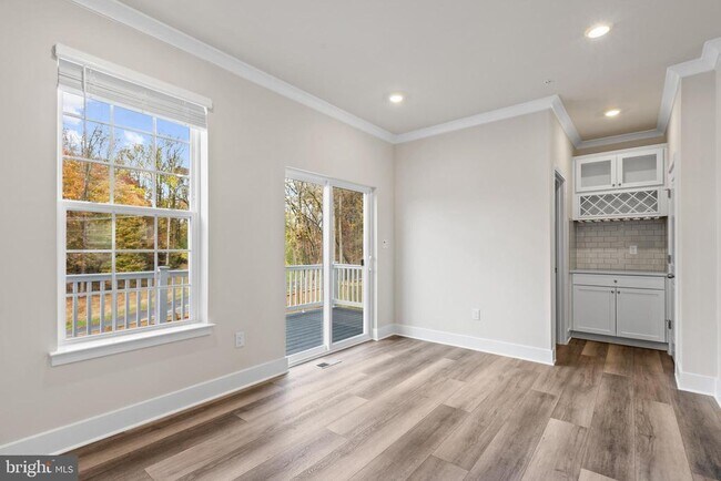 Building Photo - 516 Downswing Rd