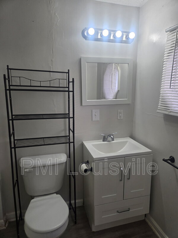 Building Photo - 616 N 28th St