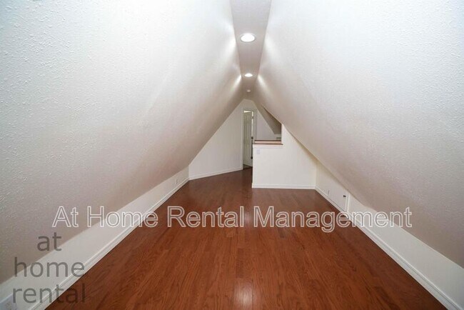 Building Photo - 1740 S Yorktown Ave