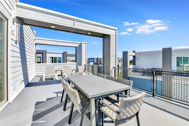 Building Photo - 7740 Sandy Ridge Dr