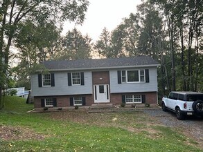 Building Photo - Charming Remodeled Single Home in Lemont, PA