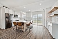 Building Photo - 902 SW Hopi Cir