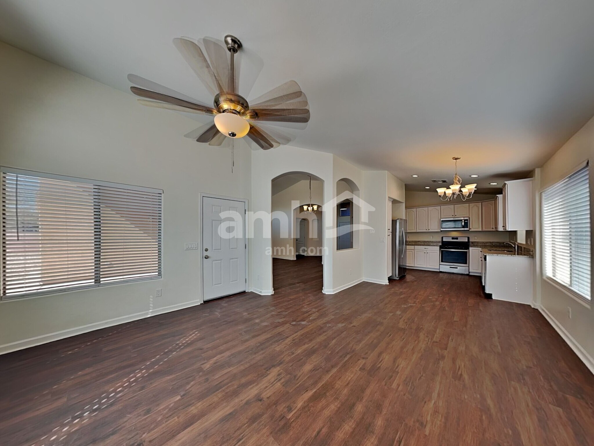 Building Photo - 10706 S Distillery Canyon Spring Dr