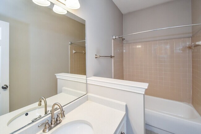 Building Photo - 1515 Cedar Mills Dr