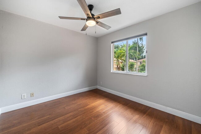 Building Photo - 3047 Waddell Ave