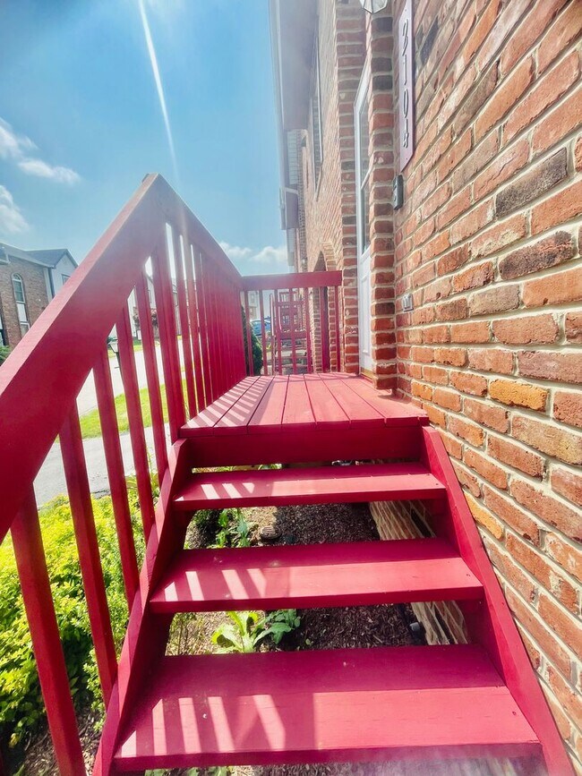 Building Photo - 3-Bedroom 2.5 bath Townhome in Imperial – ...