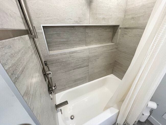 Building Photo - 26 Armm Ave