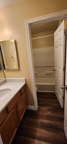 Building Photo - 117 E Calbourne Ln