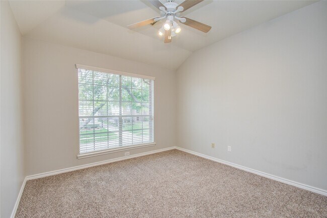 Building Photo - 411 Green Stone Ct