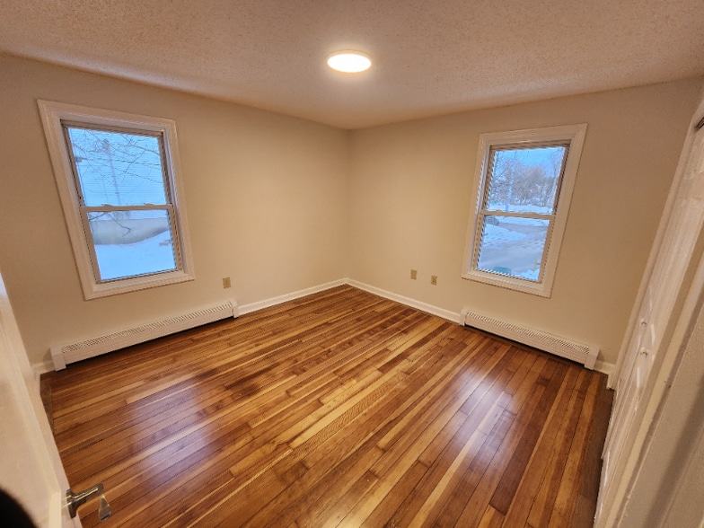 Building Photo - 77 Carmine St