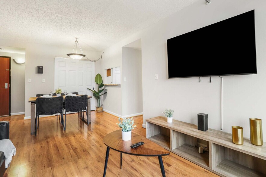 Building Photo - 401 12th St S