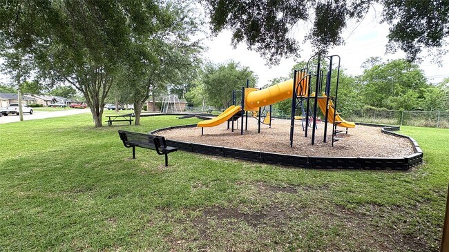 Building Photo - 212 Stratmore Dr