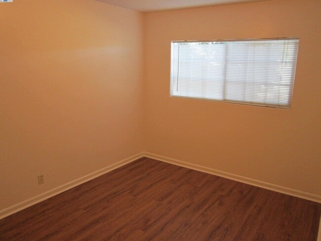 Building Photo - 26718 Peterman Ave