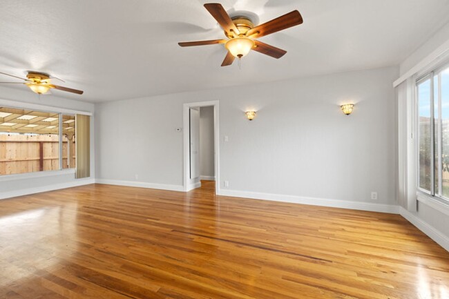 Building Photo - MOVE IN SPECIAL!!!  $500 OFF OF THE 1ST MO...