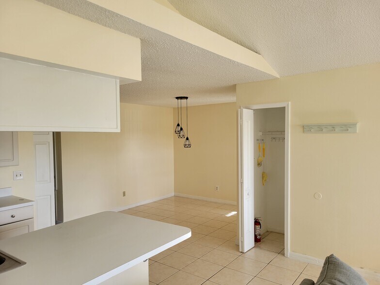 Building Photo - 2488 Sweetwater Club Cir