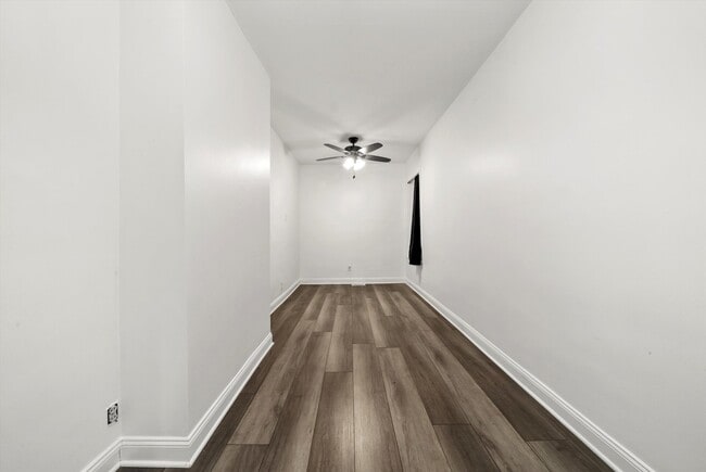 Building Photo - 3227 S Wells St