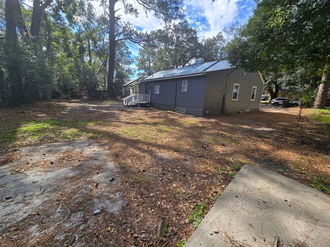 Building Photo - 8 Hibiscus Ave