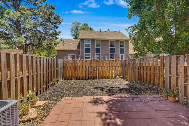 Building Photo - 11604 Community Center Dr