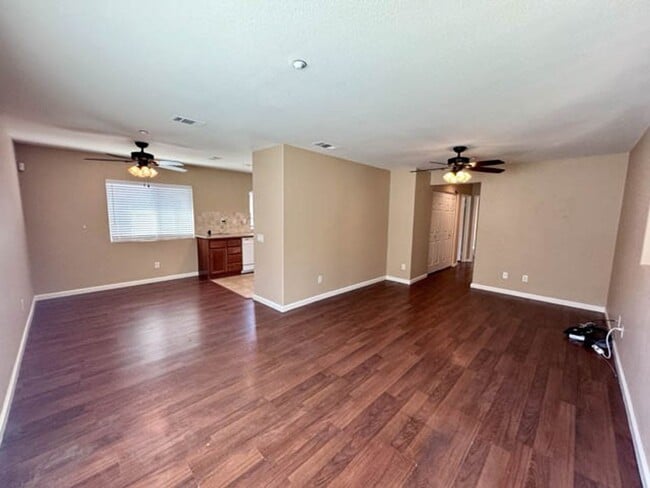 Building Photo - Move-in special! Move in by 12/25 and receive $300 off the first month’s rent! 2 bedroom Condo av...