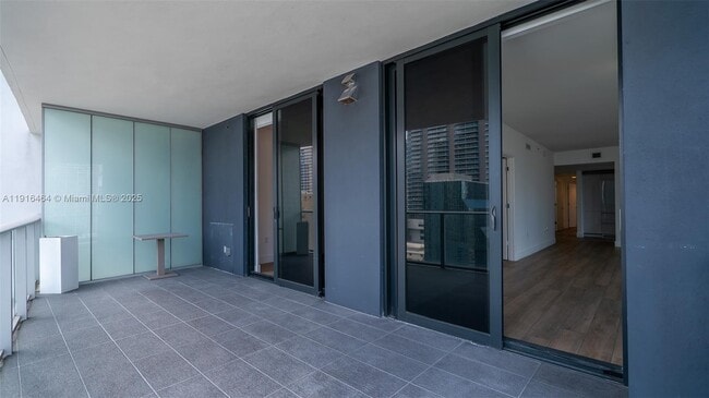 Building Photo - 1010 Brickell Ave