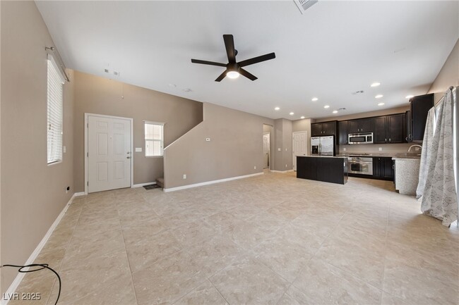 Building Photo - 10966 Sardinia Sands Dr