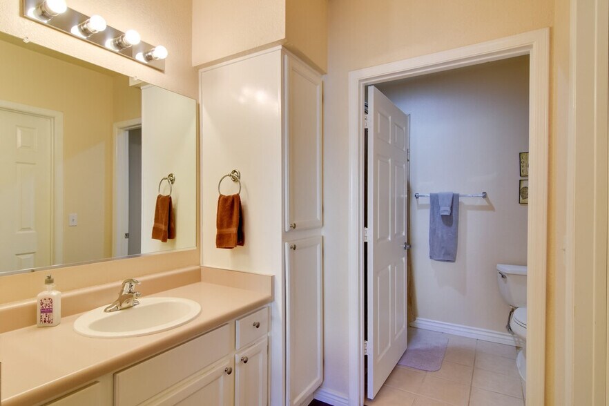 Building Photo - 9450 E Becker Ln