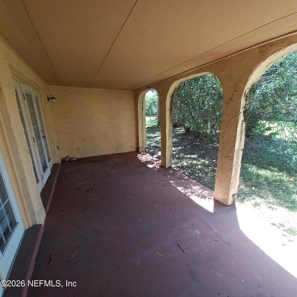 Building Photo - 3918 La Mirada Dr N