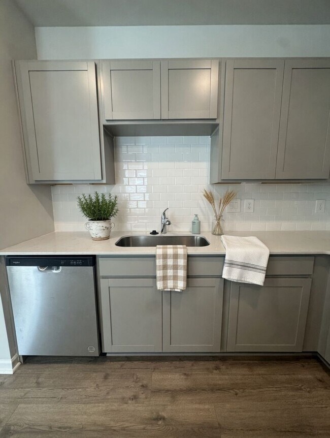 Building Photo - 1406 Walker Wy