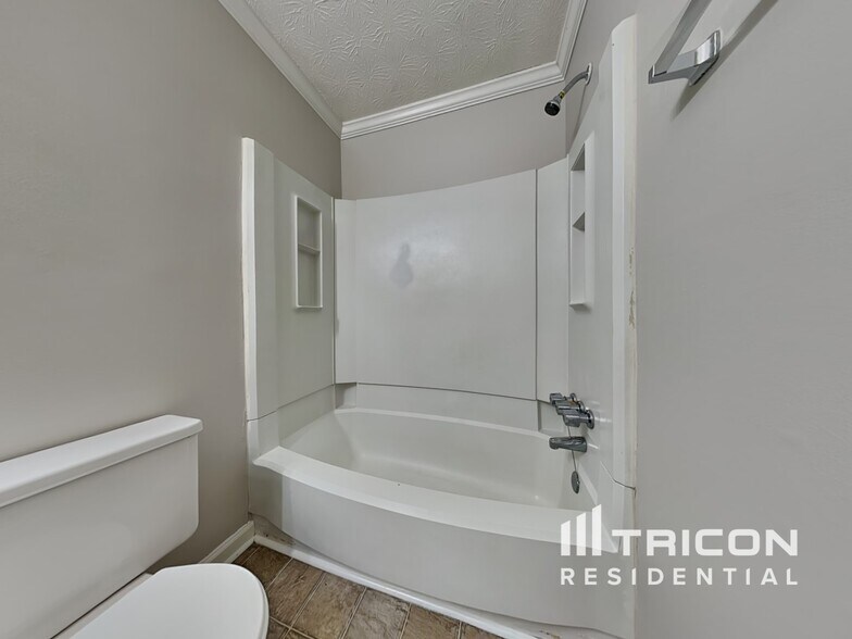 Building Photo - 5625 Longbow Dr