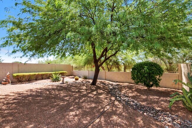 Building Photo - 8951 E Red Mountain Ln
