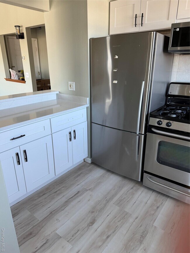 Building Photo - 25 Lexington Hills Rd