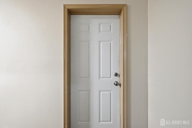 Building Photo - 182 Avenue F