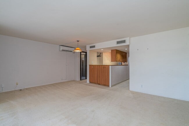 Building Photo - Dowsett point