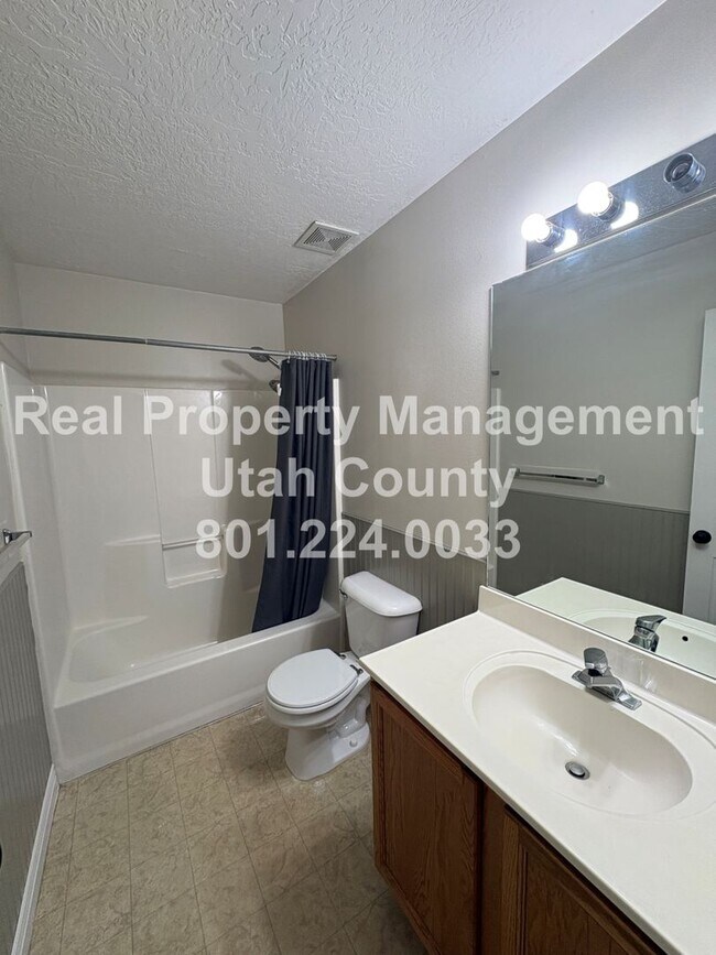 Building Photo - 1354 Dunmore Dr