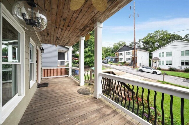 Building Photo - 167 Vanira Ave SE