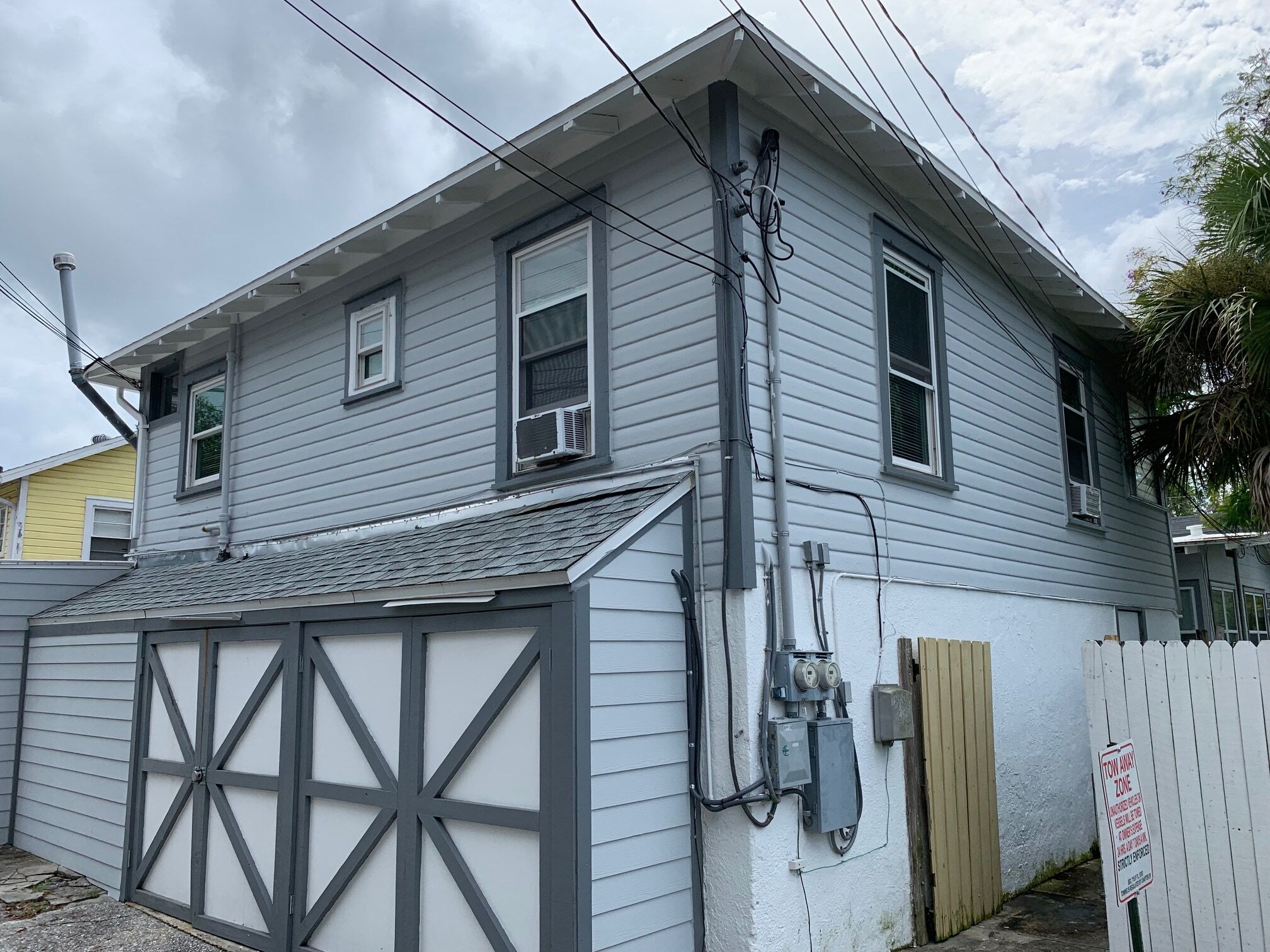 Building Photo - 2 Bed/1 Bath - Unit 12