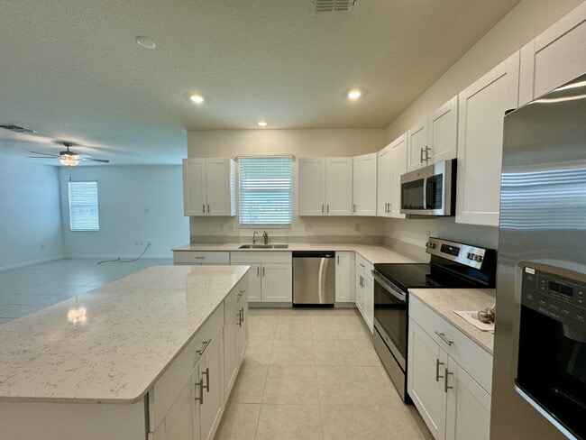 Building Photo - 10347 Honey Hammock Wy