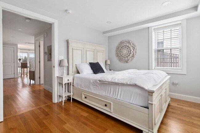 Building Photo - Winter Rental: Portside Walkabout (Dog-Friendly!)