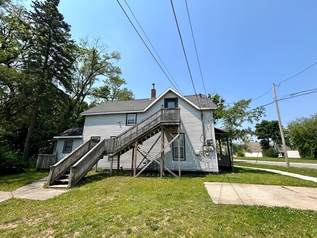 Building Photo - 249 Orchard Ave