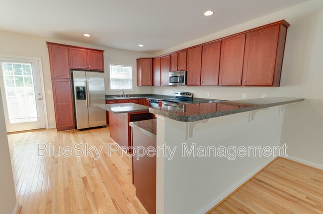 Building Photo - 2170 Saranac Ct