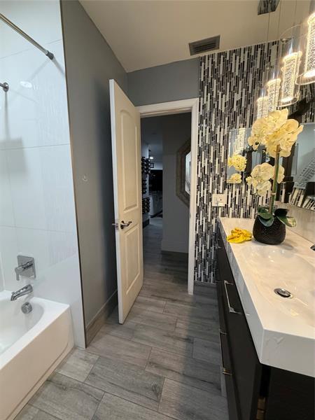 Building Photo - 11240 NW 43rd St