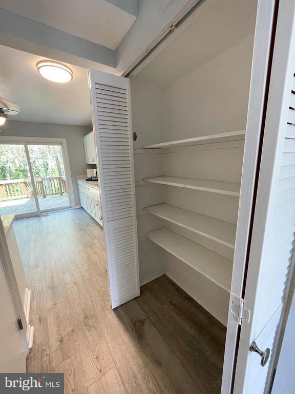 Building Photo - 1928 Rainbow Ct