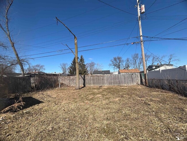 Building Photo - 26138 Yale St