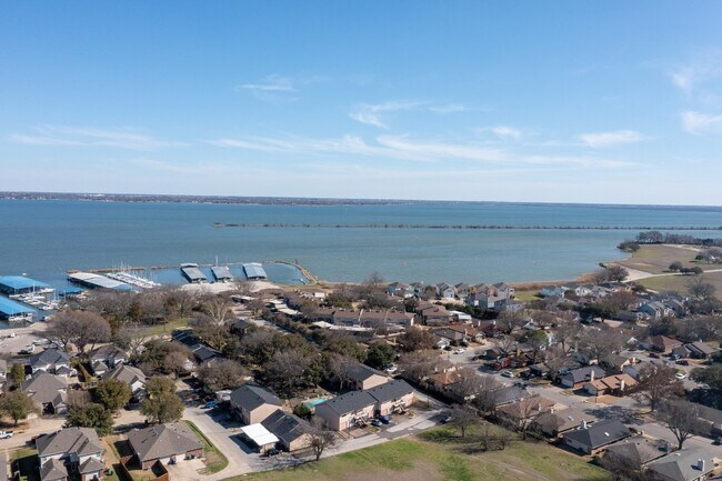 Building Photo - 5742 Marina Dr