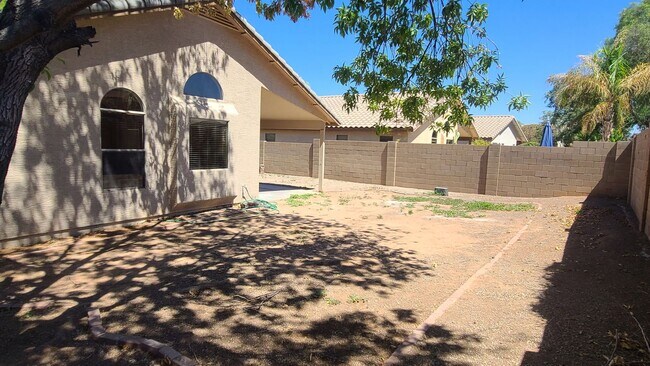 Building Photo - REMODELED 3-BEDROOM BY SAN TAN MALL