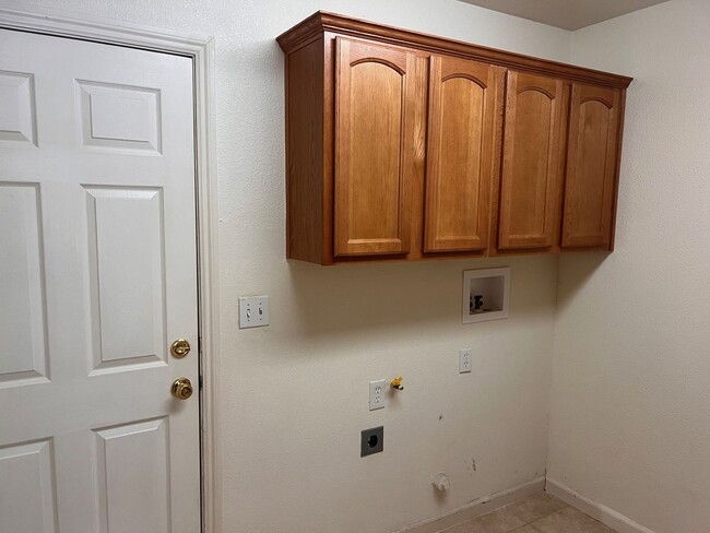Building Photo - 3785-3785 Silvario Ct